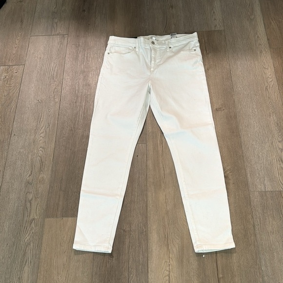 NWT! Banana Republic Pure White Mid-Rise Skinny Jean - Multiple Sizes 💙 - Picture 7 of 8